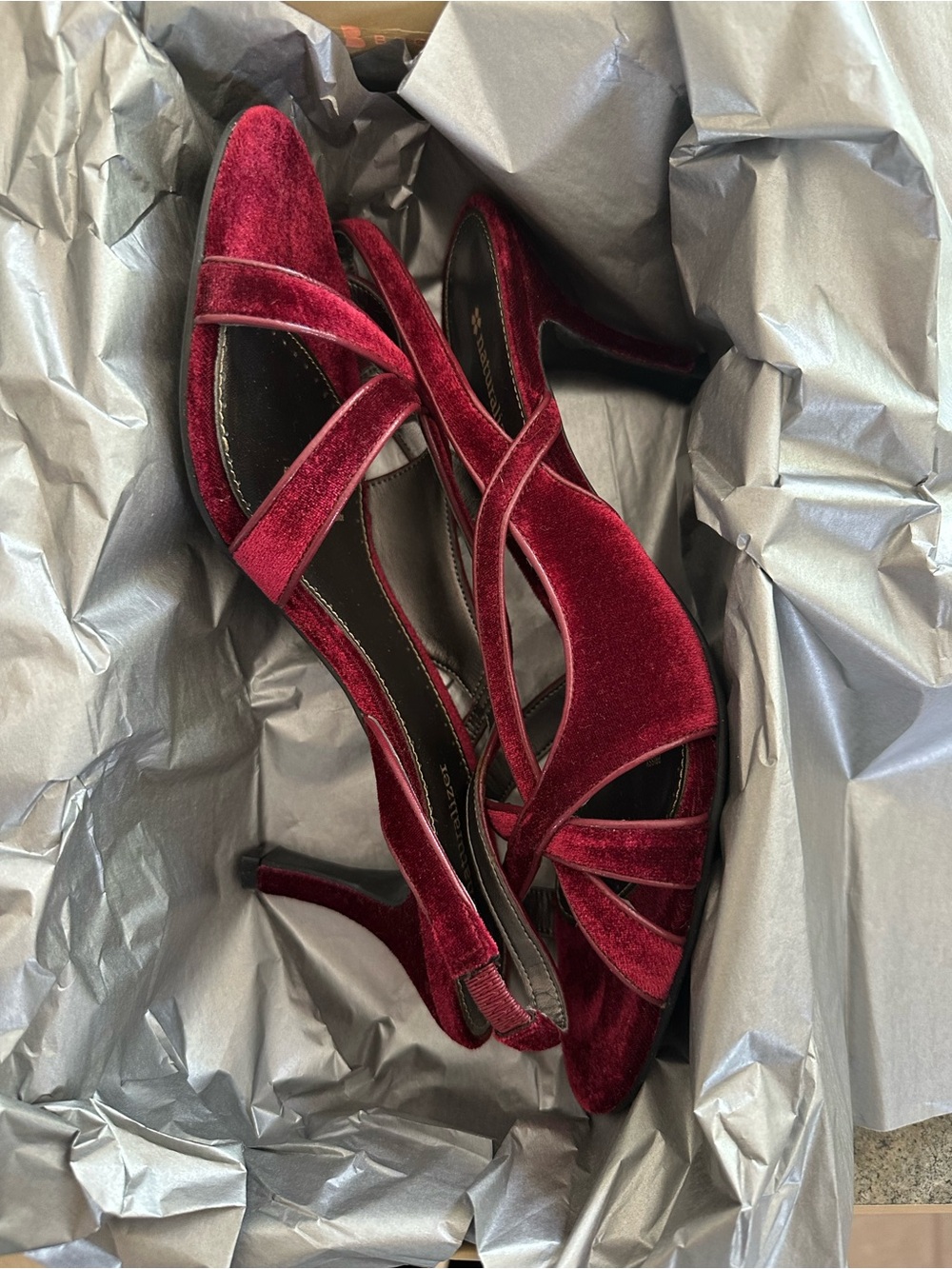 Naturalizer Burgundy Velvet Strappy Slingback Heels - Size 9.5 - Picture 2 of 5